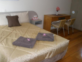 Отель Palms Oasis Motel  Купернук